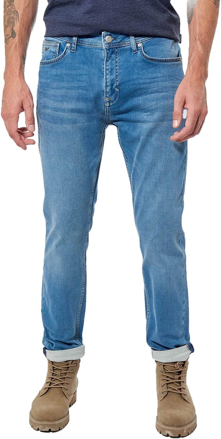 Installing Pavo Monitor Arm on a wooden desk